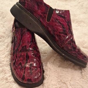 Helle Romus Red Snake Print Women's Loafers Size 39 Made in Spain